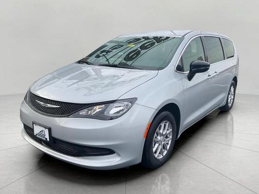 2026 Chrysler Voyager LX