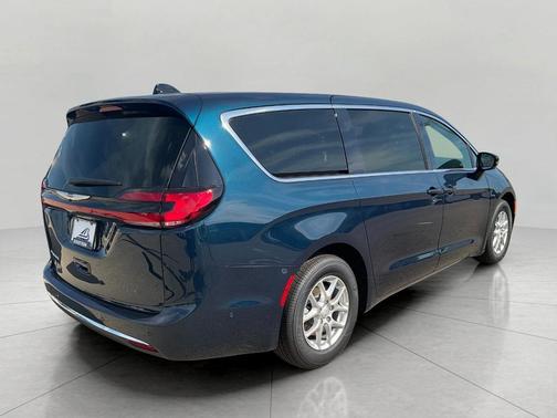 2025 Chrysler Pacifica L