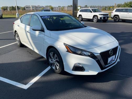 2022 Nissan Altima S FWD