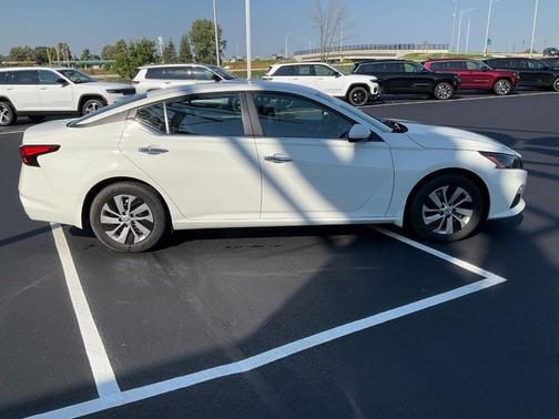 2022 Nissan Altima S FWD