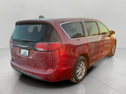 2026 Chrysler Voyager LX