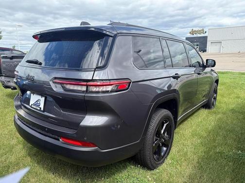 2022 Jeep Grand Cherokee L Altitude