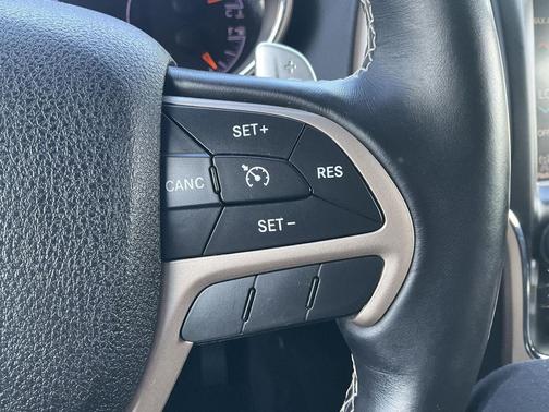 True Blue Pearlcoat 2017 Jeep Grand Cherokee Limited