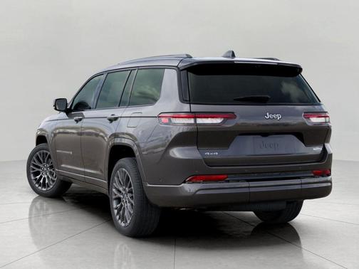 Baltic Gray Metallic Clearcoat 2026 Jeep Grand Cherokee L Summit