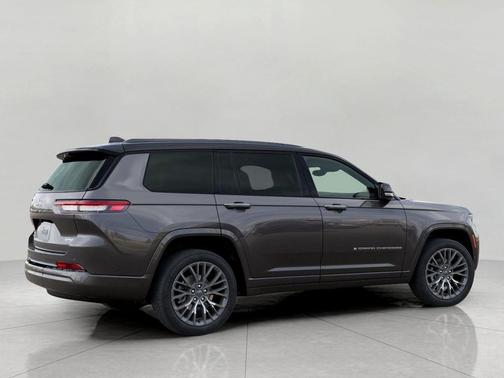 Baltic Gray Metallic Clearcoat 2026 Jeep Grand Cherokee L Summit