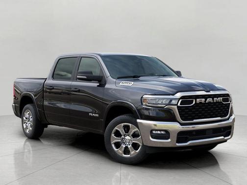 Diamond Black Crystal Pearlcoat 2027 RAM 1500 Big Horn/Lone Star