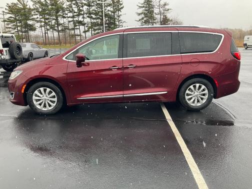 2018 Chrysler Pacifica Touring-L