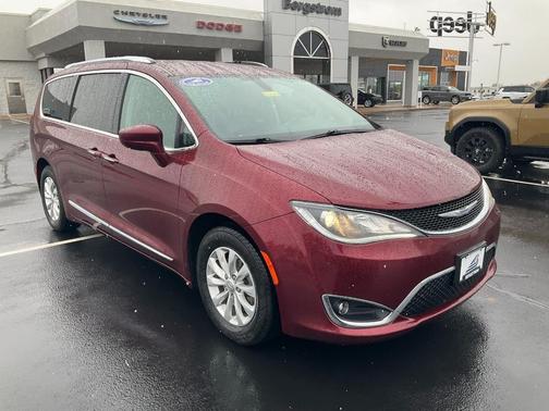 2018 Chrysler Pacifica Touring-L