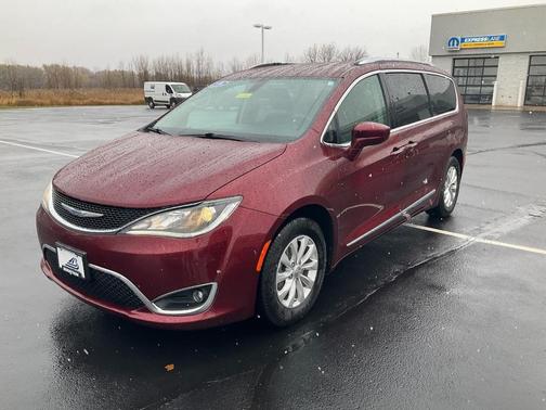 2018 Chrysler Pacifica Touring-L