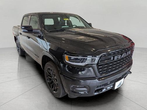 Diamond Black Crystal Pearlcoat 2026 RAM 1500 Limited
