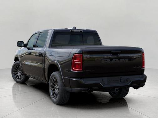Diamond Black Crystal Pearlcoat 2026 RAM 1500 Limited