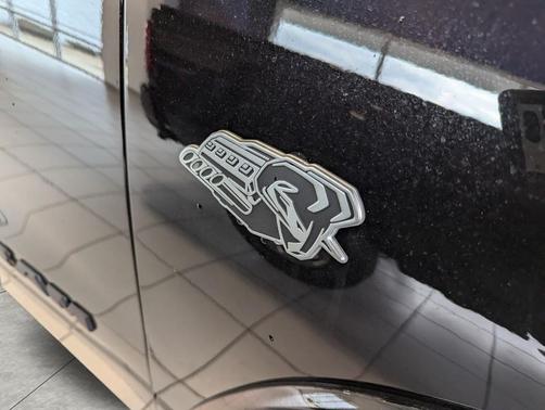 Diamond Black Crystal Pearlcoat 2026 RAM 1500 Limited