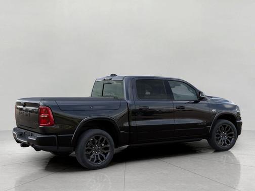 Diamond Black Crystal Pearlcoat 2026 RAM 1500 Limited