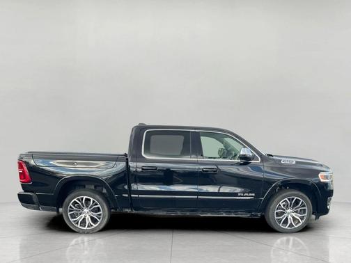2025 RAM 1500 ST