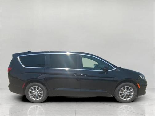 2025 Chrysler Pacifica L