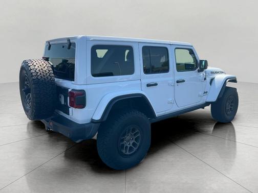 Bright White Clearcoat 2023 Jeep Wrangler Rubicon 392