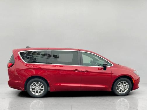 2026 Chrysler Voyager LX