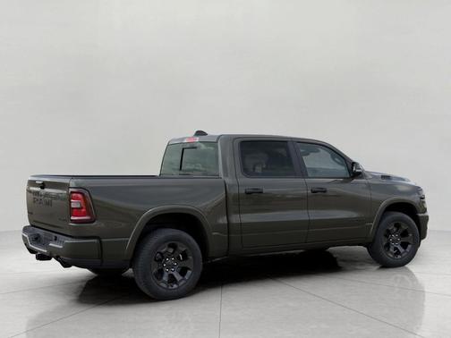 Tank 2027 RAM 1500 Big Horn/Lone Star