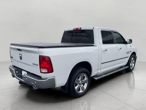 Bright White Clearcoat 2018 RAM 1500 Big Horn