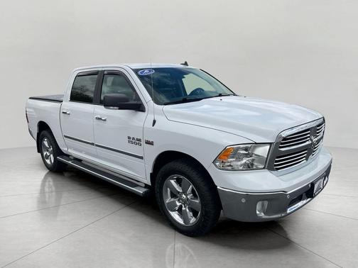 Bright White Clearcoat 2018 RAM 1500 Big Horn