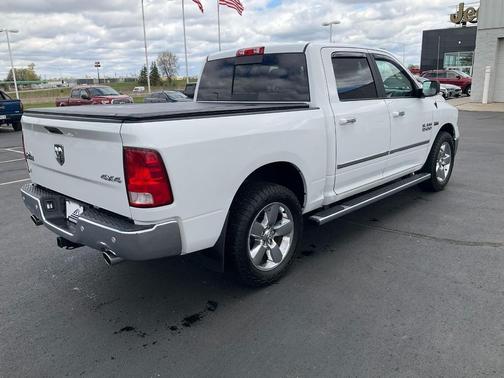 Bright White Clearcoat 2018 RAM 1500 Big Horn