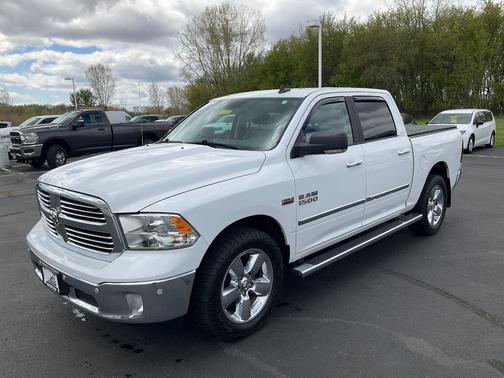 Bright White Clearcoat 2018 RAM 1500 Big Horn