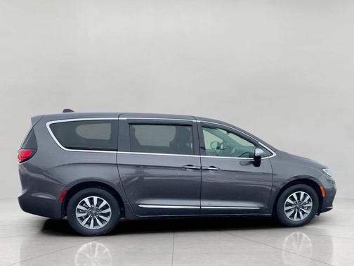 2023 Chrysler Pacifica Hybrid Limited