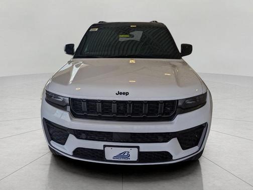 Bright White Clearcoat 2026 Jeep Grand Cherokee Summit