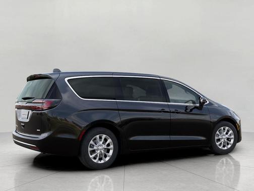 Diamond Black Crystal Pearlcoat 2027 Chrysler Pacifica L