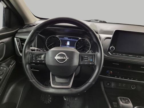 Super Black 2025 Nissan Rogue SV