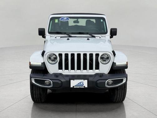 Bright White Clearcoat 2020 Jeep Gladiator Overland