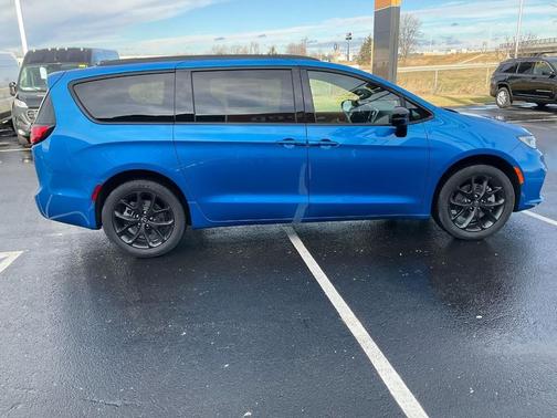 2026 Chrysler Pacifica Limited