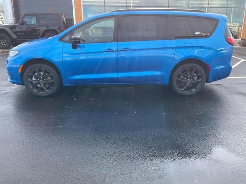 2026 Chrysler Pacifica Limited