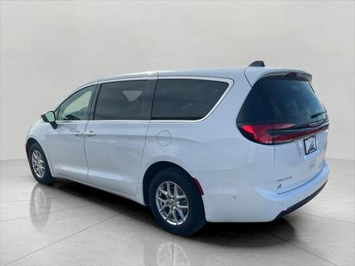 2025 Chrysler Pacifica L