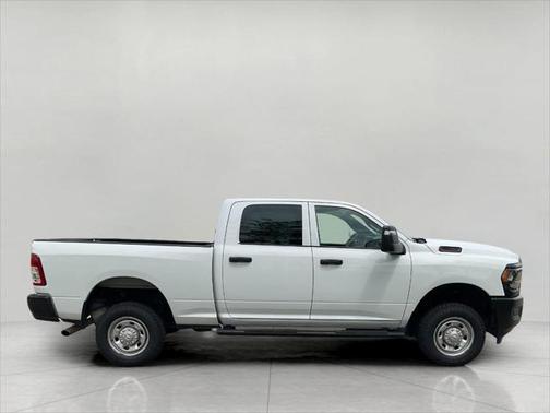 2024 RAM 2500 Tradesman Crew Cab 4x4 6'4' Box