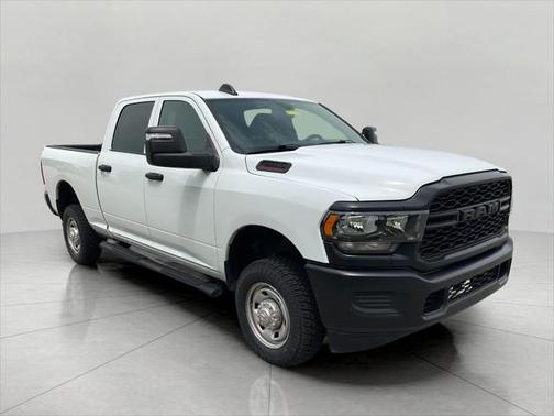 2024 RAM 2500 Tradesman Crew Cab 4x4 6'4' Box