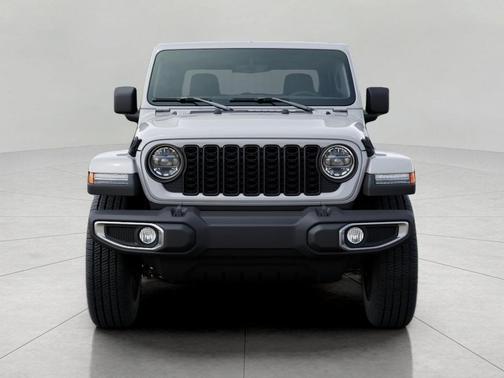 Bright White Clearcoat 2026 Jeep Gladiator Sahara 4x4