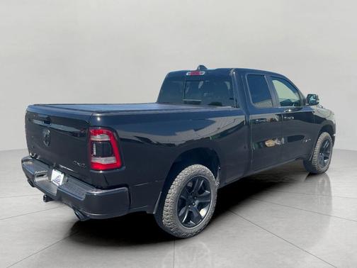 Diamond Black Crystal Pearlcoat 2021 RAM 1500 Big Horn/Lone Star