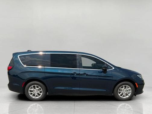2025 Chrysler Pacifica L