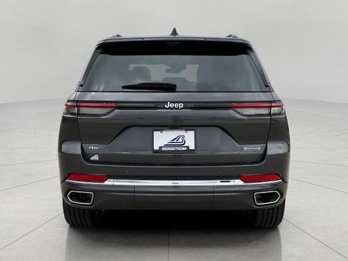 Baltic Gray Metallic Clearcoat 2024 Jeep Grand Cherokee 4xe Overland