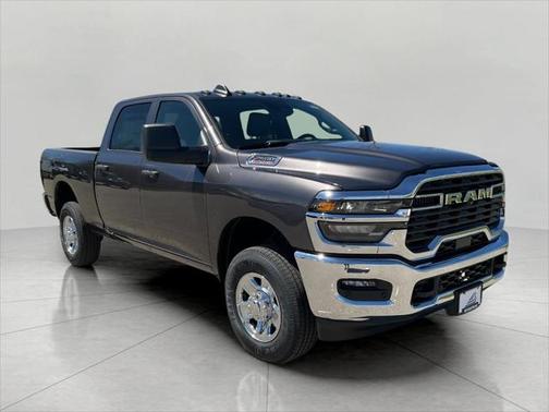 2025 RAM 2500 Tradesman Crew Cab 4x4 6'4' Box