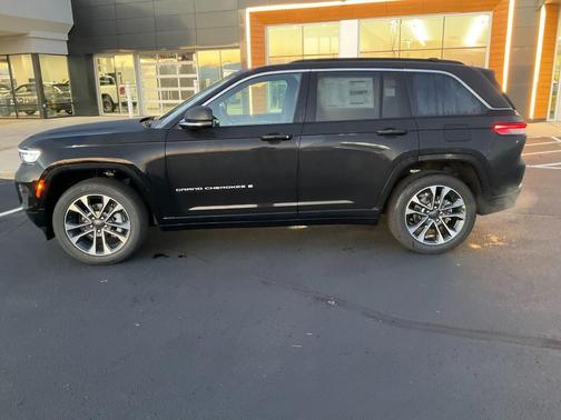 2025 Jeep Grand Cherokee Overland