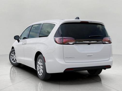 Bright White Clearcoat 2027 Chrysler Pacifica LX