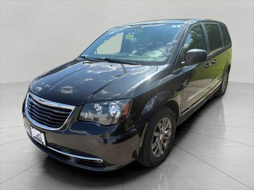 2016 Chrysler Town & Country S