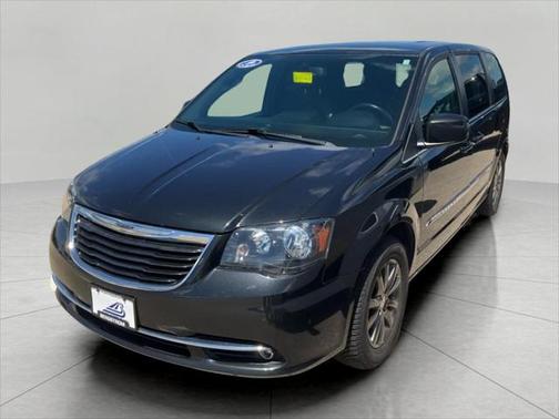 2016 Chrysler Town & Country S