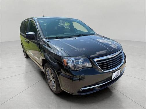 2016 Chrysler Town & Country S