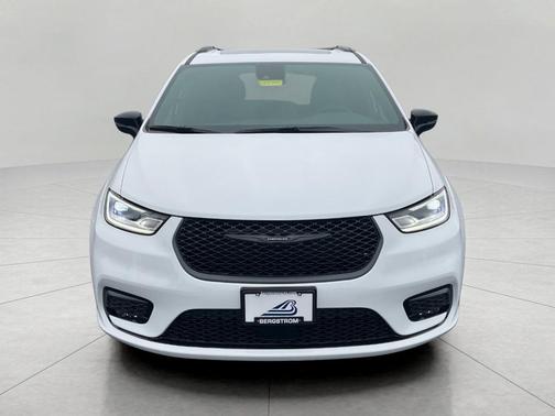 2025 Chrysler Pacifica L