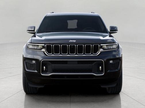 Diamond Black Crystal Pearlcoat 2025 Jeep Grand Cherokee L Overland