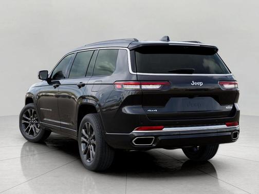 Diamond Black Crystal Pearlcoat 2025 Jeep Grand Cherokee L Overland