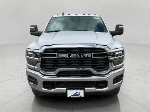 2025 RAM 2500 Tradesman Crew Cab 4x4 6'4' Box